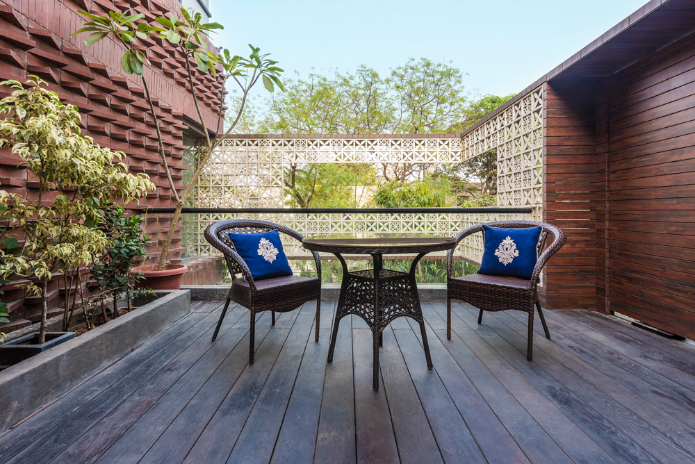 Arrayed Villa