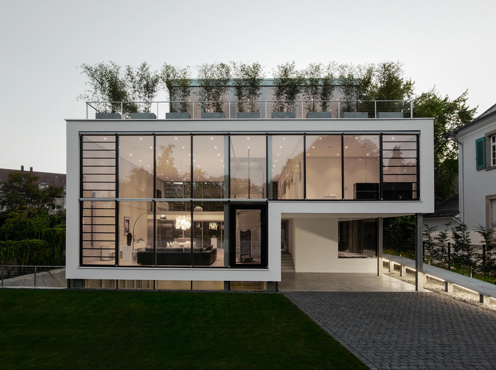 R Villa
