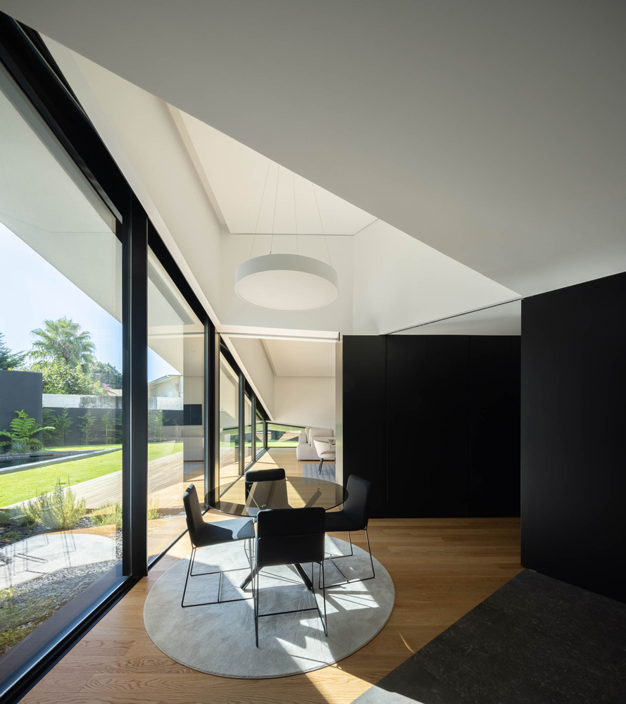 Tilt Villa 