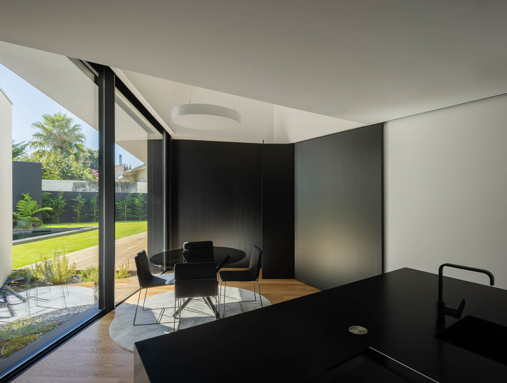 Tilt Villa 