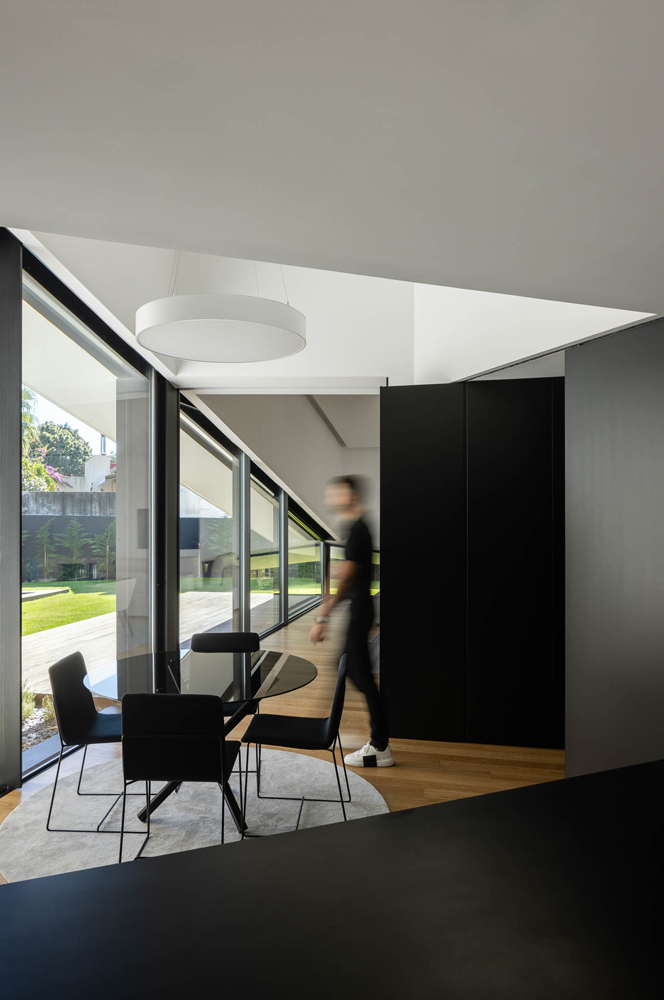 Tilt Villa 