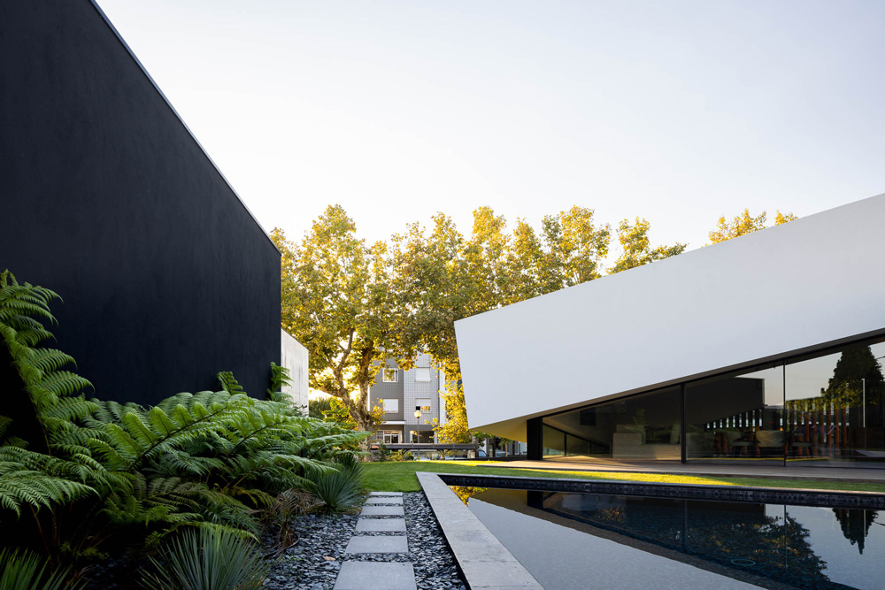 Tilt Villa 