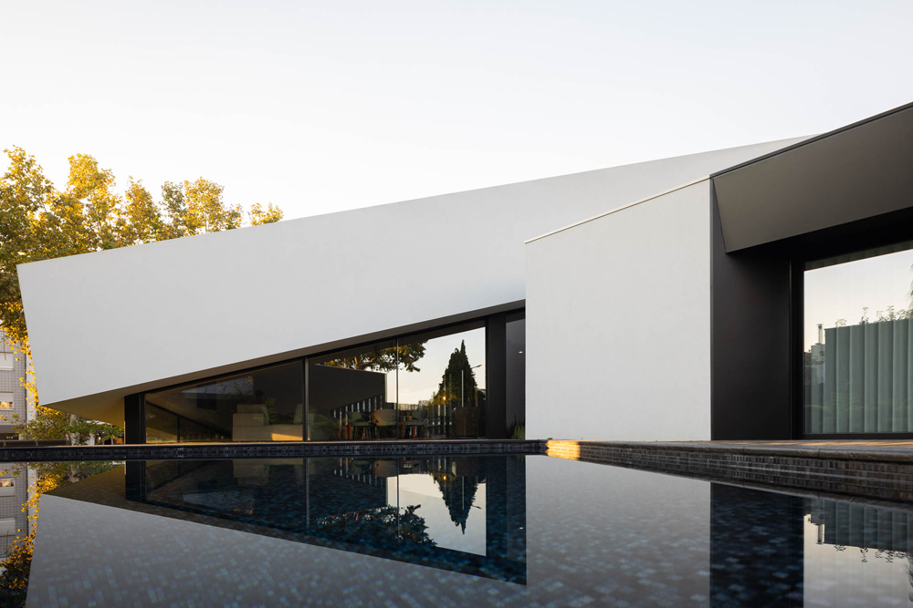 Tilt Villa 