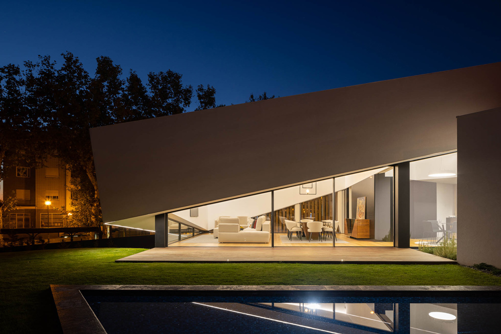 Tilt Villa 