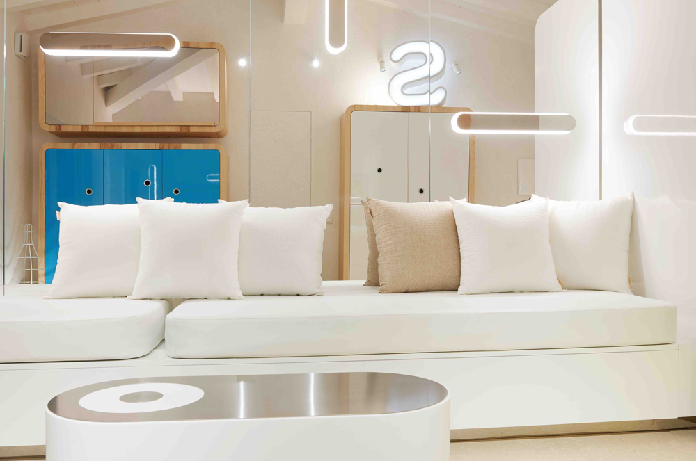 Villa Boat