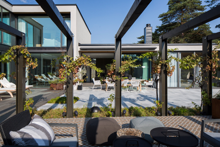 Villa J