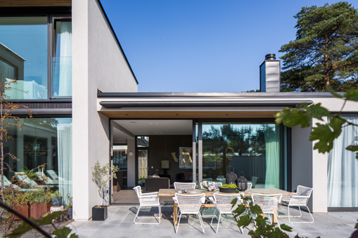 Villa J
