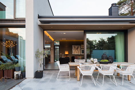 Villa J