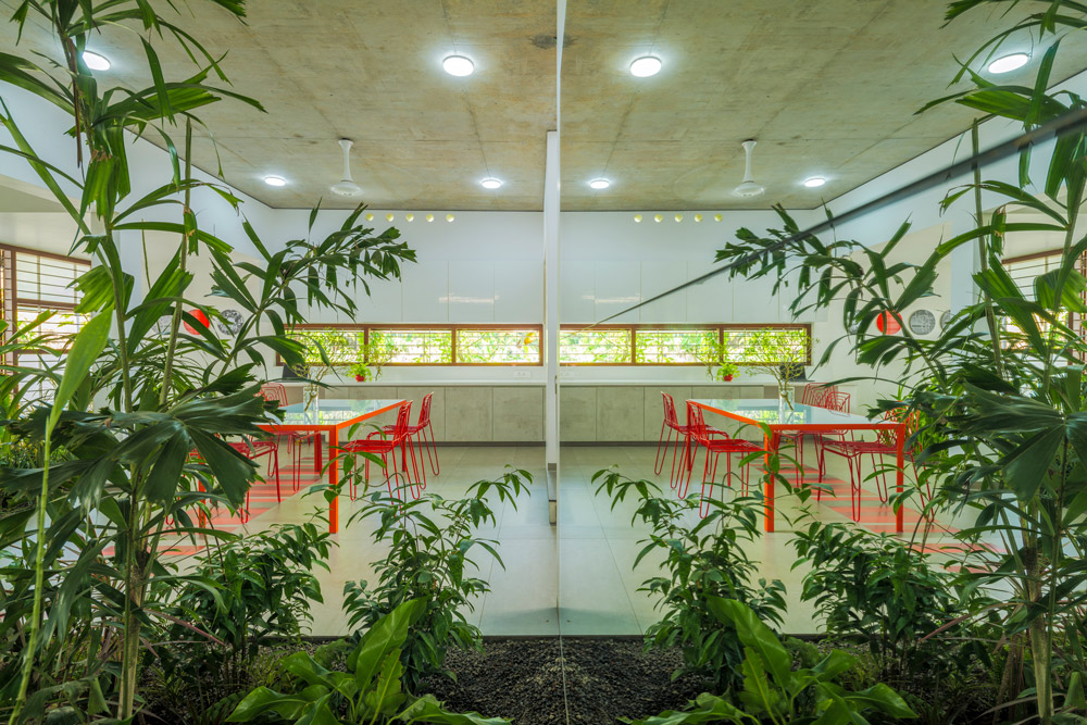 Villa That Rains Light