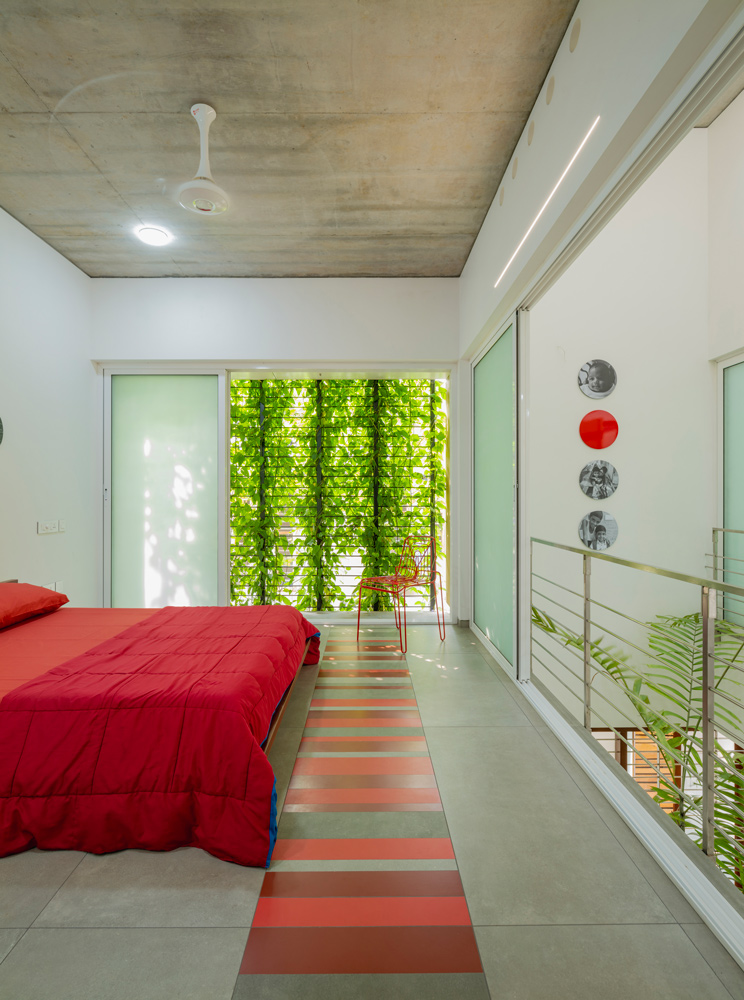 Villa That Rains Light