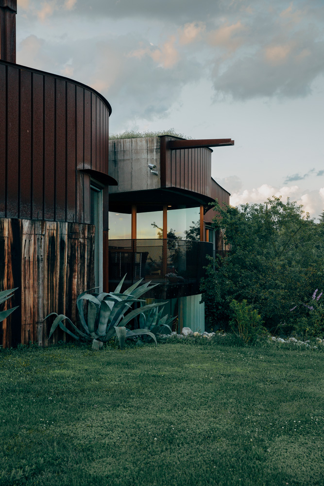 Yuppie Ranch Villa