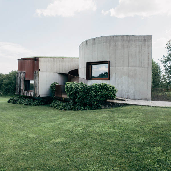 Yuppie Ranch Villa